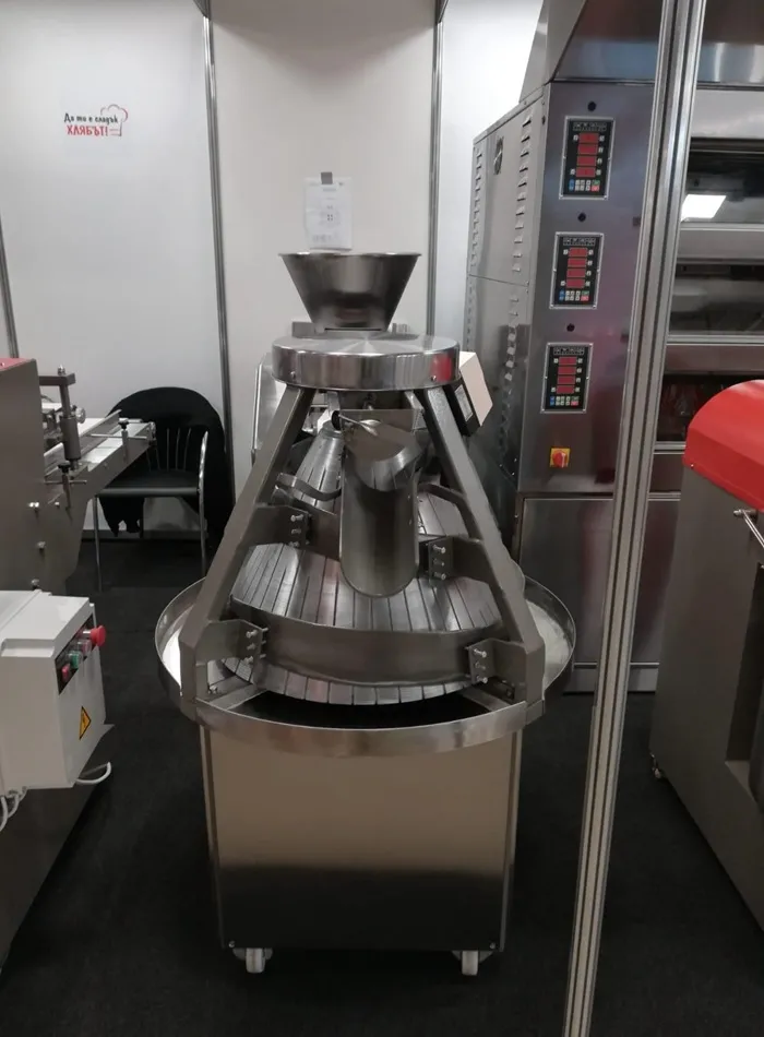 Тестоокръглителна машина